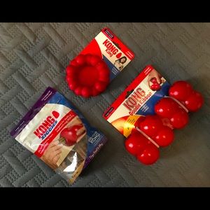 KONG LARGE DOG TOY & TREAT BUNDLE!!